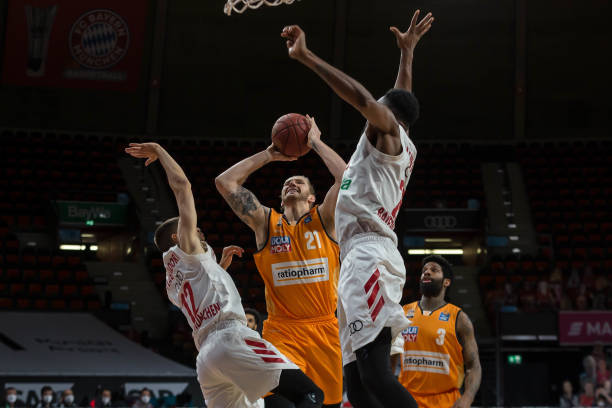 置由新秀填 置由新秀填